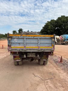 รถดั้ม 5 คิว