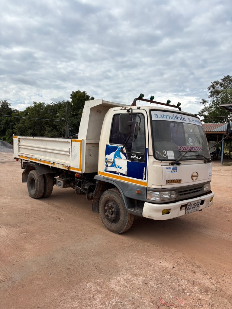 รถดั้ม 5 คิว