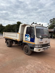 รถดั้ม 5 คิว