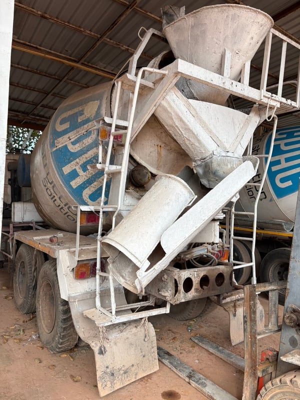 รถโม่ปูน 5คิว