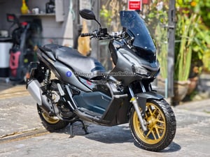 Adv 150i 2022 วิ่ง10000โล รถบ้านแท้มือเดียว เครื่องท่อเดิมสีสวย โช้คหลังProfenderปรับระดับได้ No1331