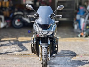 Adv 150i 2022 วิ่ง10000โล รถบ้านแท้มือเดียว เครื่องท่อเดิมสีสวย โช้คหลังProfenderปรับระดับได้ No1331