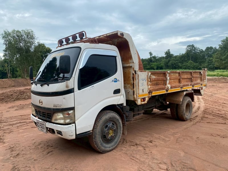 ขายรถ6ล้อดั้มพ์ Hino Dutro 300 