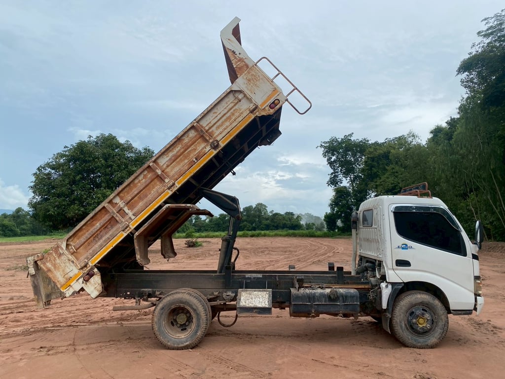 ขายรถ6ล้อดั้มพ์ Hino Dutro 300 ขายรถ6ล้อดั้มพ์ Hino Dutro 300