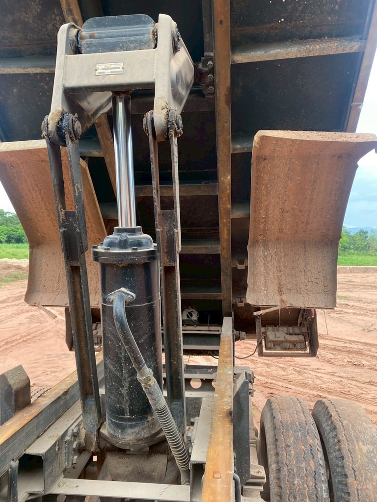 ขายรถ6ล้อดั้มพ์ Hino Dutro 300 ขายรถ6ล้อดั้มพ์ Hino Dutro 300