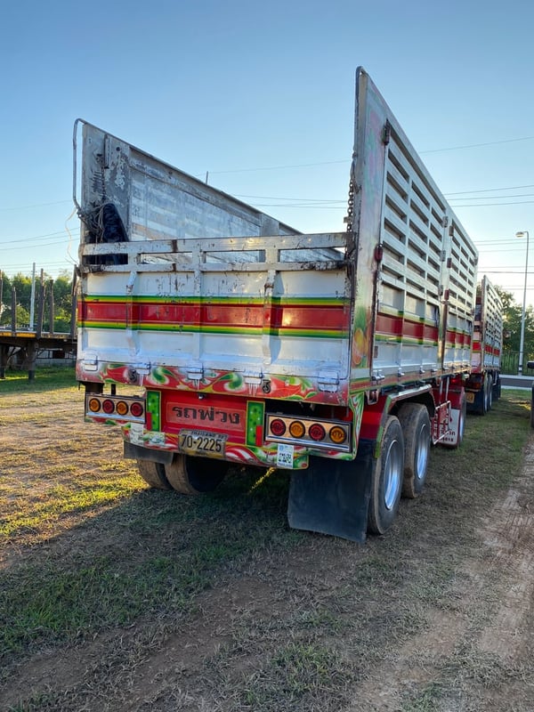 ฮีโน่344แรงม้า แม่ ลูกคอกเกษตรไม่ดั๊ม