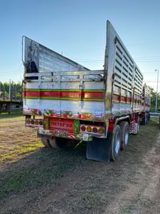 ฮีโน่344แรงม้า แม่ ลูกคอกเกษตรไม่ดั๊ม