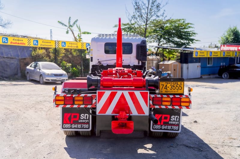 HINO FM รถบรรทุก 10ล้อ กระบะเหล็กติดเครน ปี2013 เลขไมล์น้อยกว่า 500,000 กม. HINO FM รถบรรทุก 10ล้อ กระบะเหล็กติดเครน ปี2013 เลขไมล์น้อยกว่า 500,000 กม.