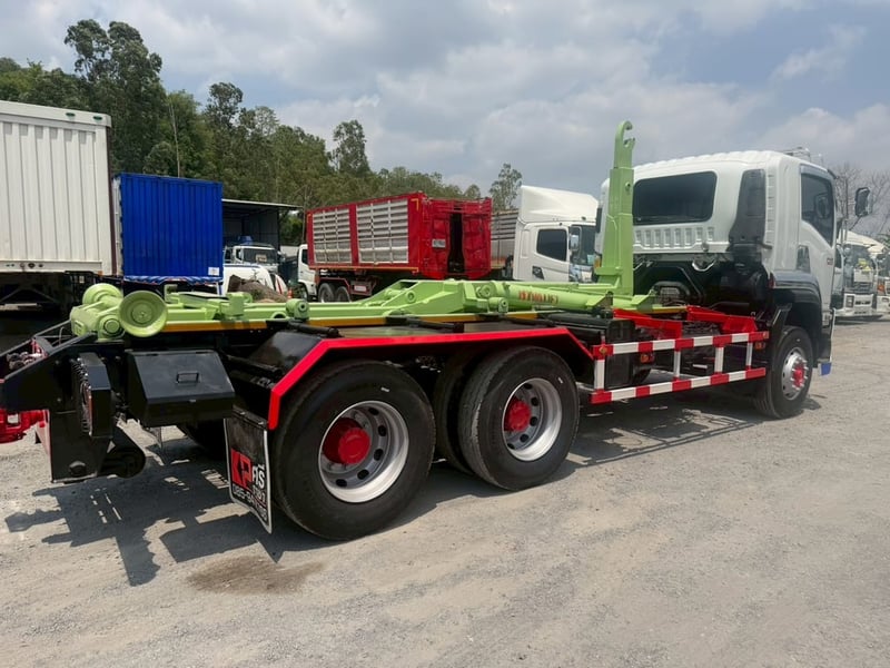 ISUZU FVZ รถบรรทุก 10ล้อ กระบะเหล็กติดเครน ปี2020 เลขไมล์น้อยกว่า 800,000 กม. ISUZU FVZ รถบรรทุก 10ล้อ กระบะเหล็กติดเครน ปี2020 เลขไมล์น้อยกว่า 800,000 กม.