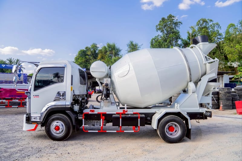 ISUZU FRR 210แรงม้า รถบรรทุก 6ล้อ โม่ผสมปูน ปี2023 เลขไมล์น้อยกว่า 100,000 กม. ISUZU FRR 210แรงม้า รถบรรทุก 6ล้อ โม่ผสมปูน ปี2023 เลขไมล์น้อยกว่า 100,000 กม.