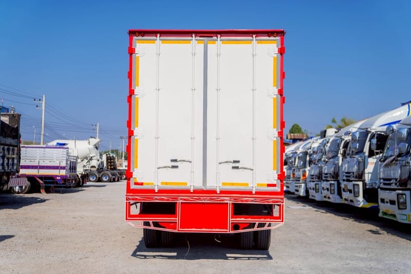 ISUZU FTR รถบรรทุก 6ล้อ ตู้แห้ง ปี2021 เลขไมล์ 445,930 กม. ISUZU FTR รถบรรทุก 6ล้อ ตู้แห้ง ปี2021 เลขไมล์ 445,930 กม.