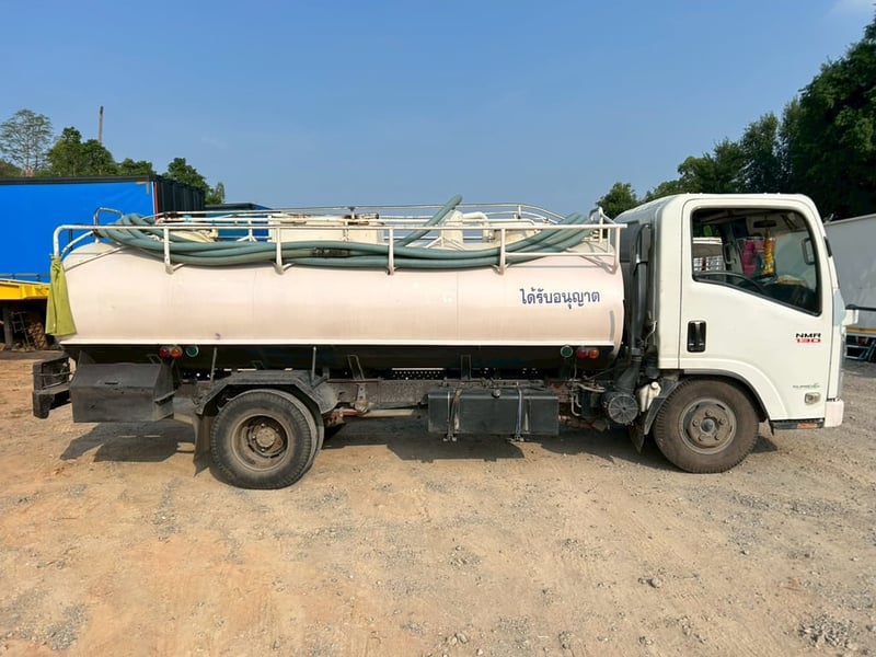 ISUZU NMR รถบรรทุก 6ล้อ รถดูดสิ่งปฏิกูล ปี2022 เลขไมล์น้อยกว่า 500,000 กม.