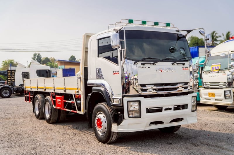 ISUZU FVM รถบรรทุก 10ล้อ กระบะเหล็ก ปี2018 เลขไมล์ 419,351 กม. ISUZU FVM รถบรรทุก 10ล้อ กระบะเหล็ก ปี2018 เลขไมล์ 419,351 กม.