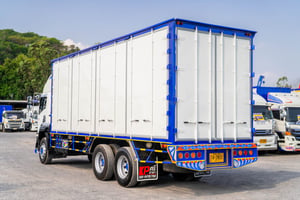 ISUZU FVM รถบรรทุก 10ล้อ ตู้แห้ง ปี2022 เลขไมล์ 200,781 กม. ISUZU FVM รถบรรทุก 10ล้อ ตู้แห้ง ปี2022 เลขไมล์ 200,781 กม.