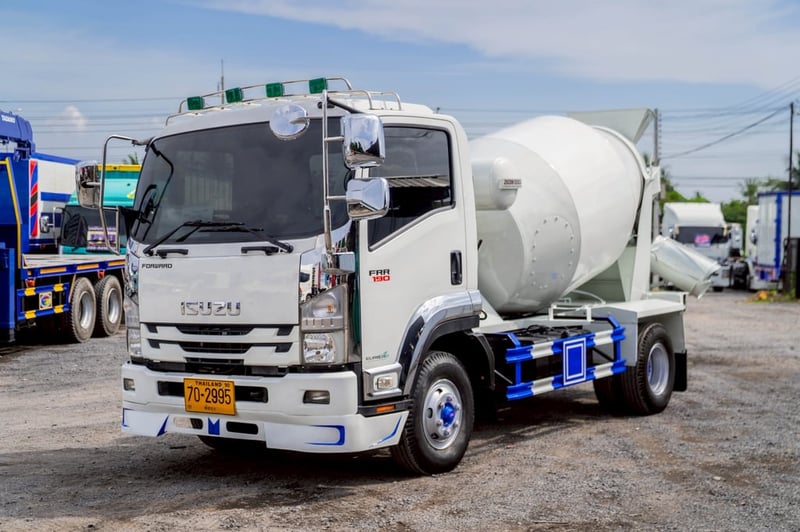 ISUZU FRR 190แรงม้า รถบรรทุก 6ล้อ โม่ผสมปูน ปี2018