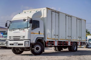 ISUZU FTR 240แรงม้า รถบรรทุก 6ล้อ ตู้แห้ง ปี2023 เลขไมล์ 242,428 กม. ISUZU FTR 240แรงม้า รถบรรทุก 6ล้อ ตู้แห้ง ปี2023 เลขไมล์ 242,428 กม.