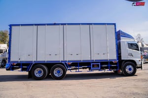 HINO FL 212แรงม้า รถบรรทุก 10ล้อ ตู้แห้ง ปี2015