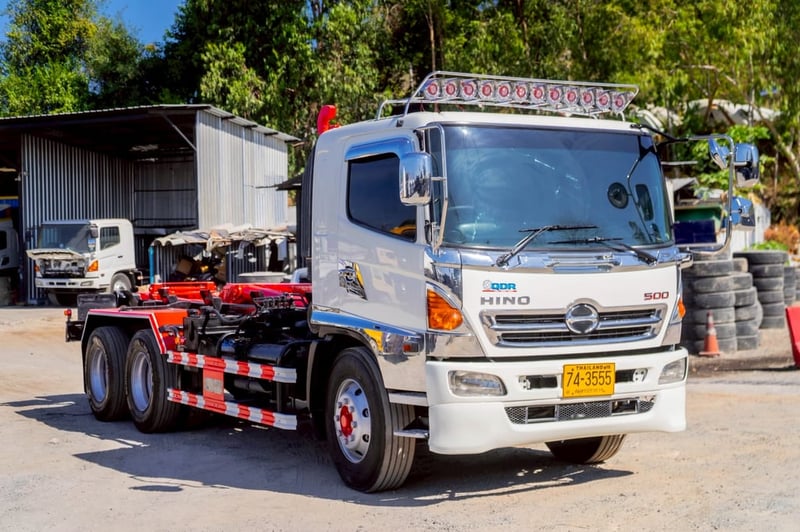 HINO FM รถบรรทุก 10ล้อ กระบะเหล็กติดเครน ปี2013 เลขไมล์น้อยกว่า 500,000 กม. HINO FM รถบรรทุก 10ล้อ กระบะเหล็กติดเครน ปี2013 เลขไมล์น้อยกว่า 500,000 กม.