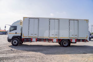 ISUZU FTR 240แรงม้า รถบรรทุก 6ล้อ ตู้แห้ง ปี2023 เลขไมล์ 242,428 กม. ISUZU FTR 240แรงม้า รถบรรทุก 6ล้อ ตู้แห้ง ปี2023 เลขไมล์ 242,428 กม.