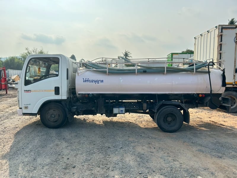 ISUZU NMR รถบรรทุก 6ล้อ รถดูดสิ่งปฏิกูล ปี2022 เลขไมล์น้อยกว่า 500,000 กม.