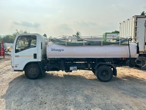 ISUZU NMR รถบรรทุก 6ล้อ รถดูดสิ่งปฏิกูล ปี2022 เลขไมล์น้อยกว่า 500,000 กม.
