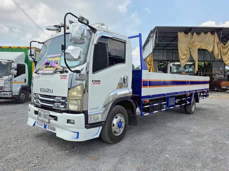 ISUZU FRR 210แรงม้า รถบรรทุก 6ล้อ กระบะเหล็ก ปี2013