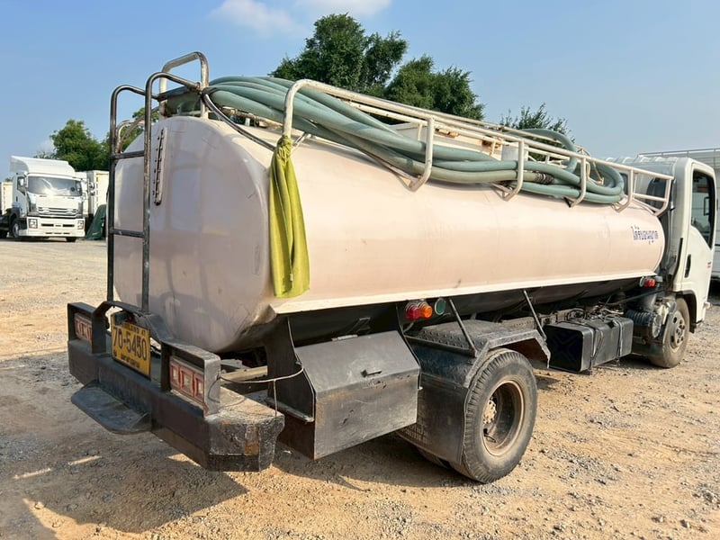ISUZU NMR รถบรรทุก 6ล้อ รถดูดสิ่งปฏิกูล ปี2022 เลขไมล์น้อยกว่า 500,000 กม.