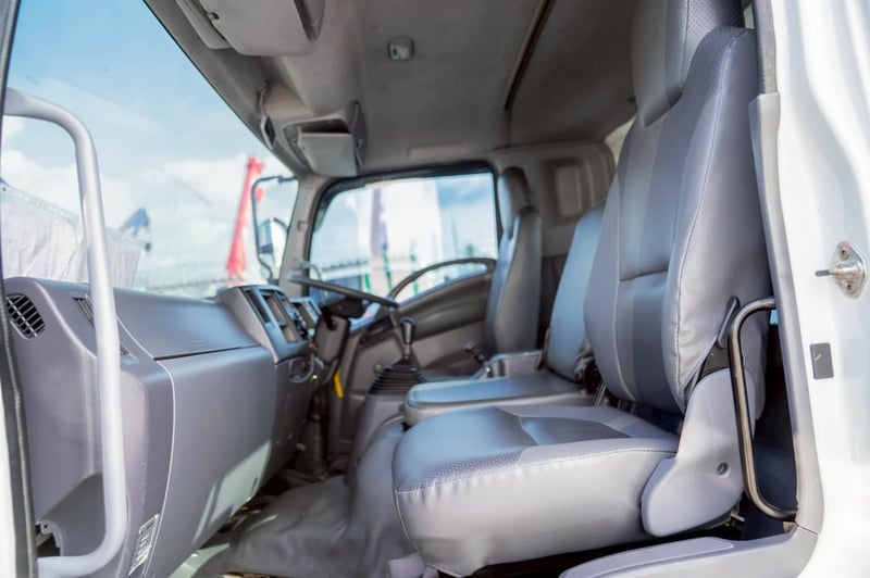 ISUZU FVM 240แรงม้า รถบรรทุก 10ล้อ กระบะเหล็กติดเครน ปี2017