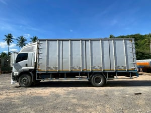 ISUZU FTR รถบรรทุก 6ล้อ ตู้แห้ง ปี2018 เลขไมล์น้อยกว่า 500,000 กม.