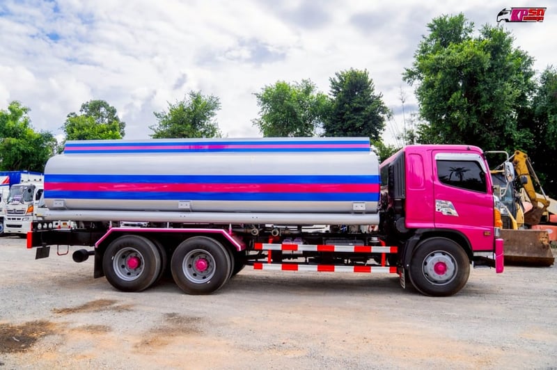 HINO FL รถบรรทุก 10ล้อ บรรทุกน้ำ ปี2010 เลขไมล์น้อยกว่า 500,000 กม.
