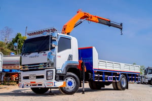 ISUZU FTR รถบรรทุก 6ล้อ กระบะเหล็กติดเครน ปี2016 เลขไมล์ 108,846 กม.