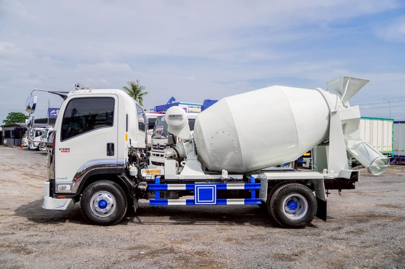 ISUZU FRR 190แรงม้า รถบรรทุก 6ล้อ โม่ผสมปูน ปี2018
