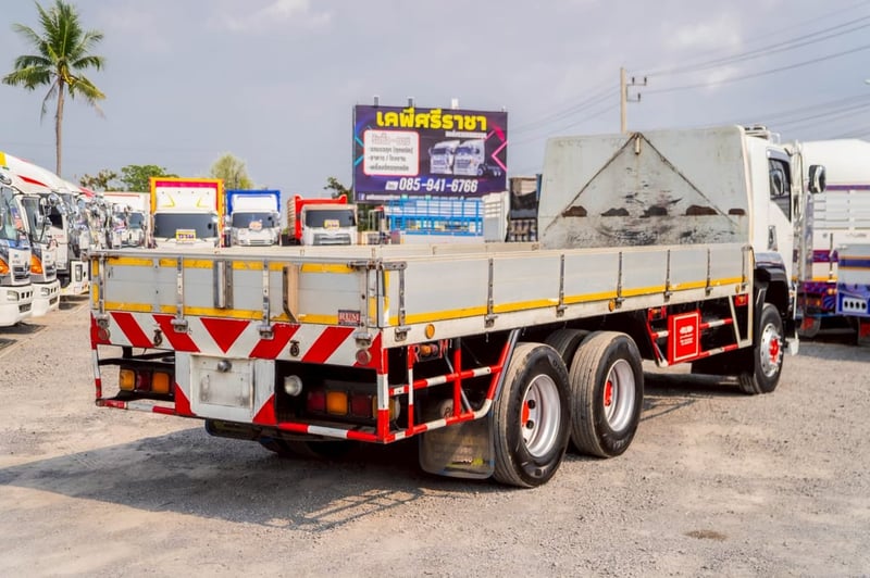 ISUZU FVM 240แรงม้า รถบรรทุก 10ล้อ พื้นเรียบ ปี2018