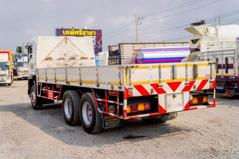 ISUZU FVM รถบรรทุก 10ล้อ กระบะเหล็ก ปี2018 เลขไมล์ 419,351 กม. ISUZU FVM รถบรรทุก 10ล้อ กระบะเหล็ก ปี2018 เลขไมล์ 419,351 กม.