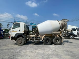 ISUZU FXZ รถบรรทุก 10ล้อ โม่ผสมปูน ปี2013 เลขไมล์ 126,303 กม. ISUZU FXZ รถบรรทุก 10ล้อ โม่ผสมปูน ปี2013 เลขไมล์ 126,303 กม.