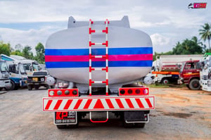 HINO FL รถบรรทุก 10ล้อ บรรทุกน้ำ ปี2010 เลขไมล์น้อยกว่า 500,000 กม.
