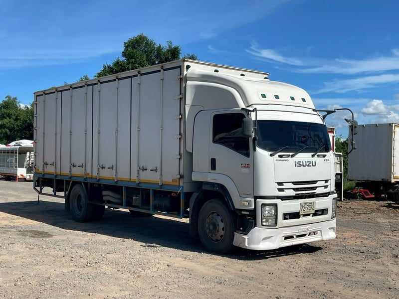ISUZU FTR รถบรรทุก 6ล้อ ตู้แห้ง ปี2018 เลขไมล์น้อยกว่า 500,000 กม.