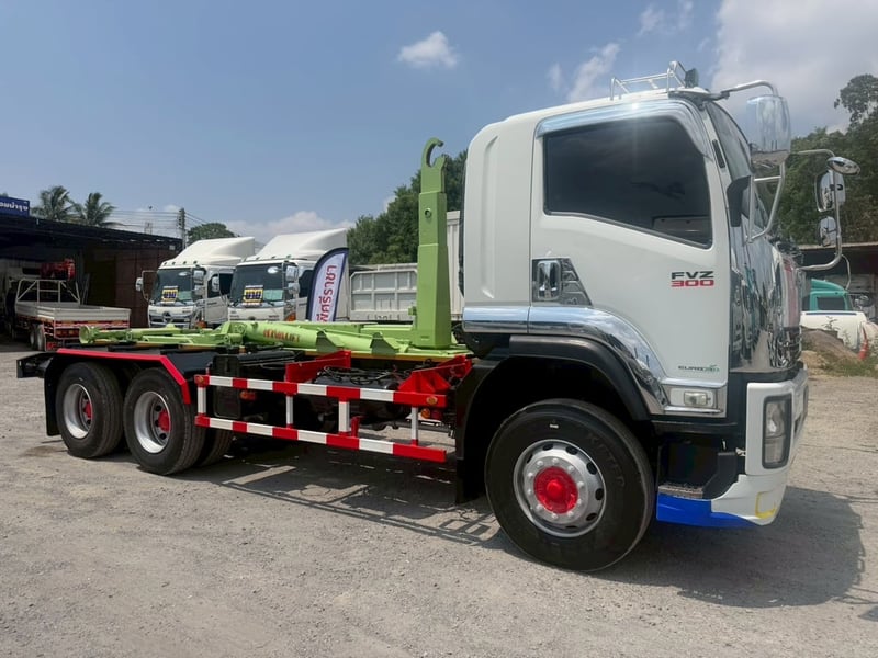 ISUZU FVZ รถบรรทุก 10ล้อ กระบะเหล็กติดเครน ปี2020 เลขไมล์น้อยกว่า 800,000 กม. ISUZU FVZ รถบรรทุก 10ล้อ กระบะเหล็กติดเครน ปี2020 เลขไมล์น้อยกว่า 800,000 กม.