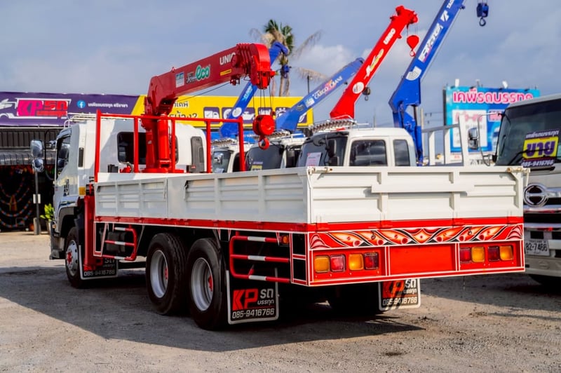 ISUZU FVM 240แรงม้า รถบรรทุก 10ล้อ กระบะเหล็กติดเครน ปี2017