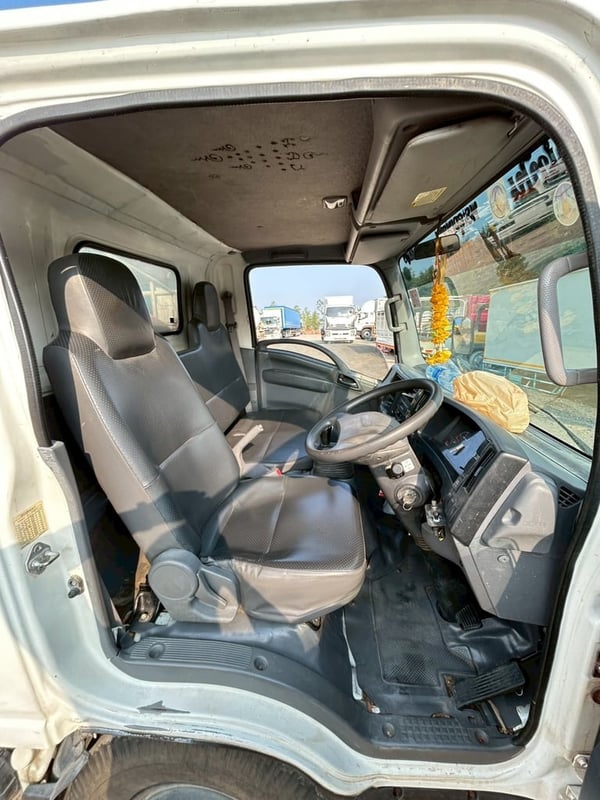 ISUZU NMR รถบรรทุก 6ล้อ รถดูดสิ่งปฏิกูล ปี2022 เลขไมล์น้อยกว่า 500,000 กม.