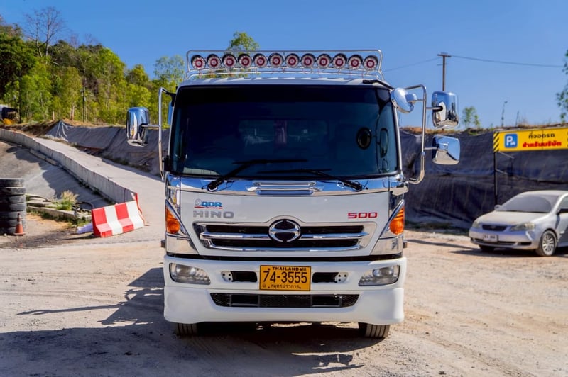 HINO FM รถบรรทุก 10ล้อ กระบะเหล็กติดเครน ปี2013 เลขไมล์น้อยกว่า 500,000 กม. HINO FM รถบรรทุก 10ล้อ กระบะเหล็กติดเครน ปี2013 เลขไมล์น้อยกว่า 500,000 กม.