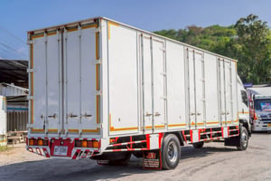 ISUZU FTR 240แรงม้า รถบรรทุก 6ล้อ ตู้แห้ง ปี2023 เลขไมล์ 242,428 กม. ISUZU FTR 240แรงม้า รถบรรทุก 6ล้อ ตู้แห้ง ปี2023 เลขไมล์ 242,428 กม.
