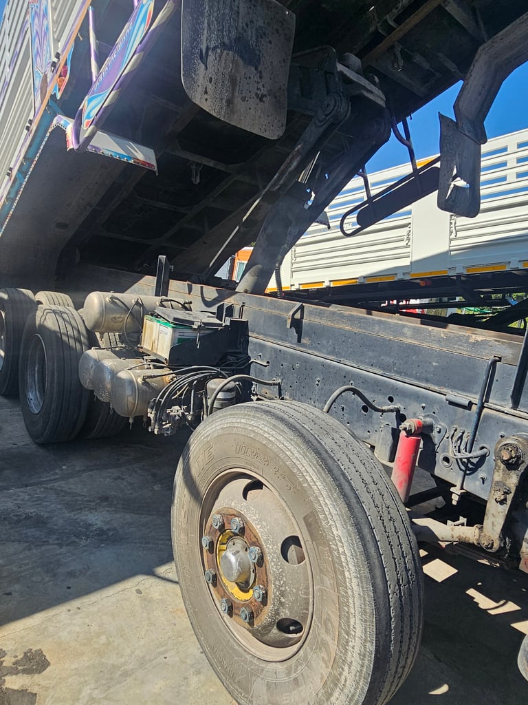 ISUZU FXZ 360  รถบรรทุก 12ล้อ พ่วงแม่ลูก ปี2012