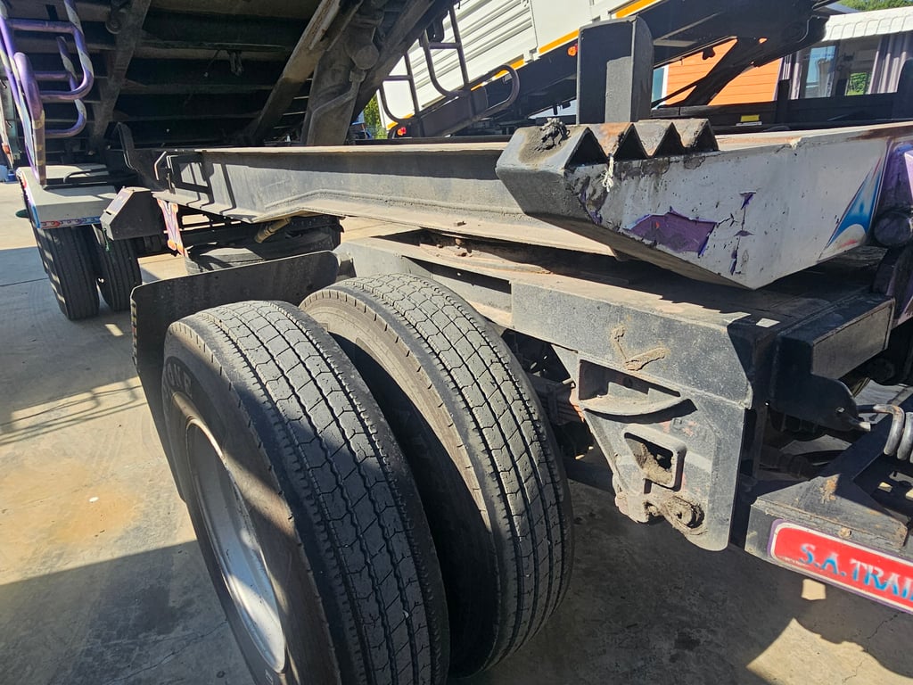 ISUZU FXZ 360  รถบรรทุก 12ล้อ พ่วงแม่ลูก ปี2012