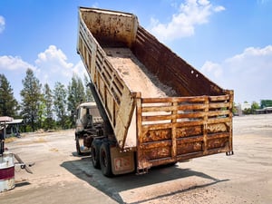 MITSUBISHI FUSO FN 220แรงม้า รถบรรทุก 10ล้อ ดั้มพ์ ปี1997 MITSUBISHI FUSO FN 220แรงม้า รถบรรทุก 10ล้อ ดั้มพ์ ปี1997