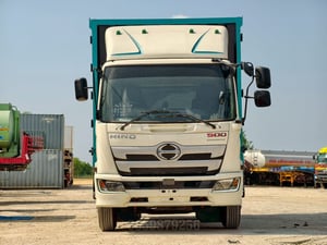 HINO FC 210แรงม้า รถบรรทุก 6ล้อ ตู้แห้ง ปี2021 เลขไมล์ 300,000 กม.