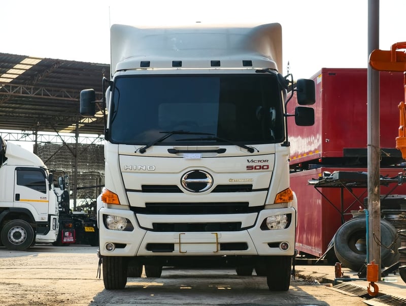 HINO FG 260แรงม้า รถบรรทุก 6ล้อ หัวลาก เฉพาะหัว ปี2022