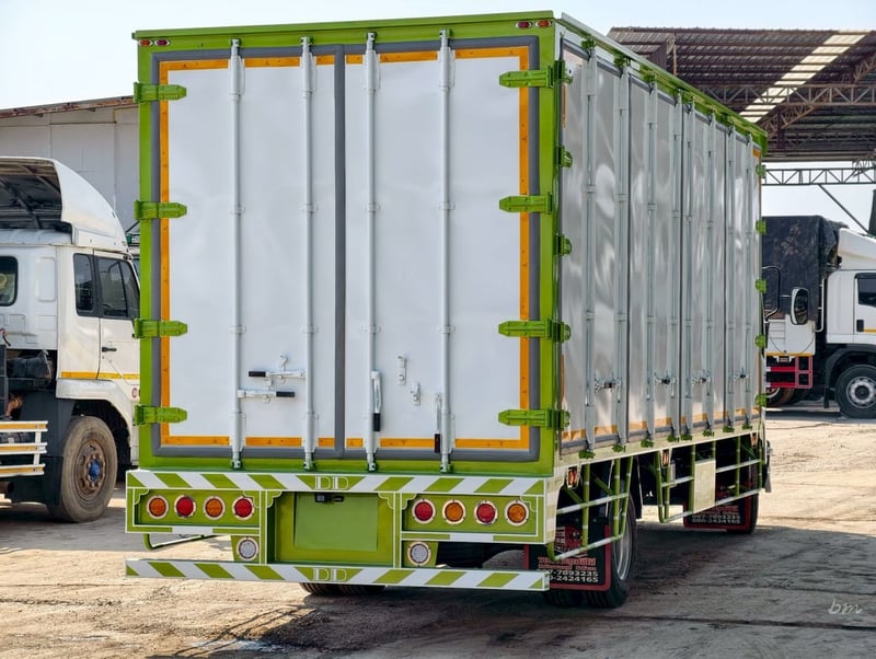 ISUZU FRR 210แรงม้า รถบรรทุก 6ล้อ ตู้แห้ง ปี2020 เลขไมล์ 200,000 กม.