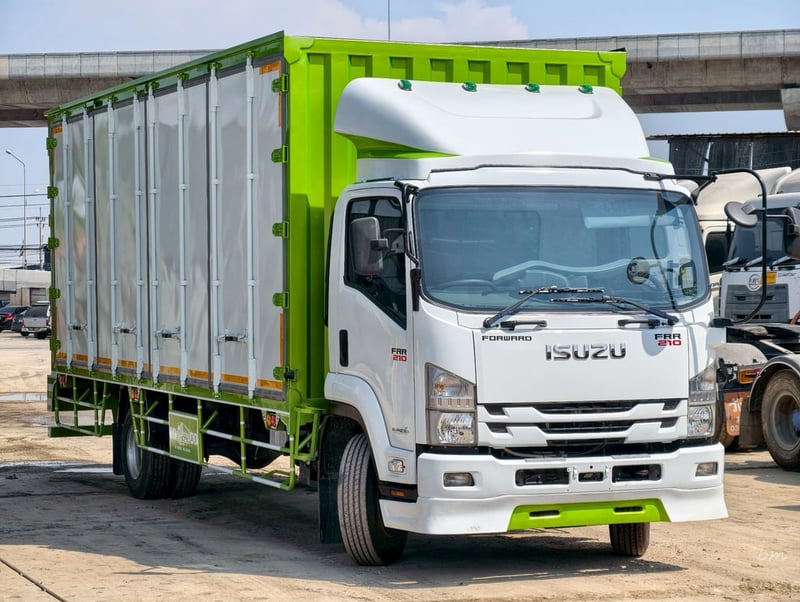 ISUZU FRR 210แรงม้า รถบรรทุก 6ล้อ ตู้แห้ง ปี2020 เลขไมล์ 200,000 กม.