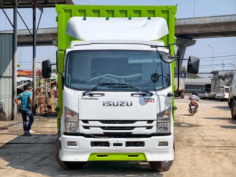ISUZU FRR 210แรงม้า รถบรรทุก 6ล้อ ตู้แห้ง ปี2020 เลขไมล์ 200,000 กม.